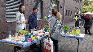 sommerfestmensateamimgespraech